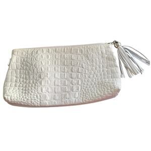 Due Fratelli Made In Canada Genuine Leather White Faux Croc Embossed‎ Clutch